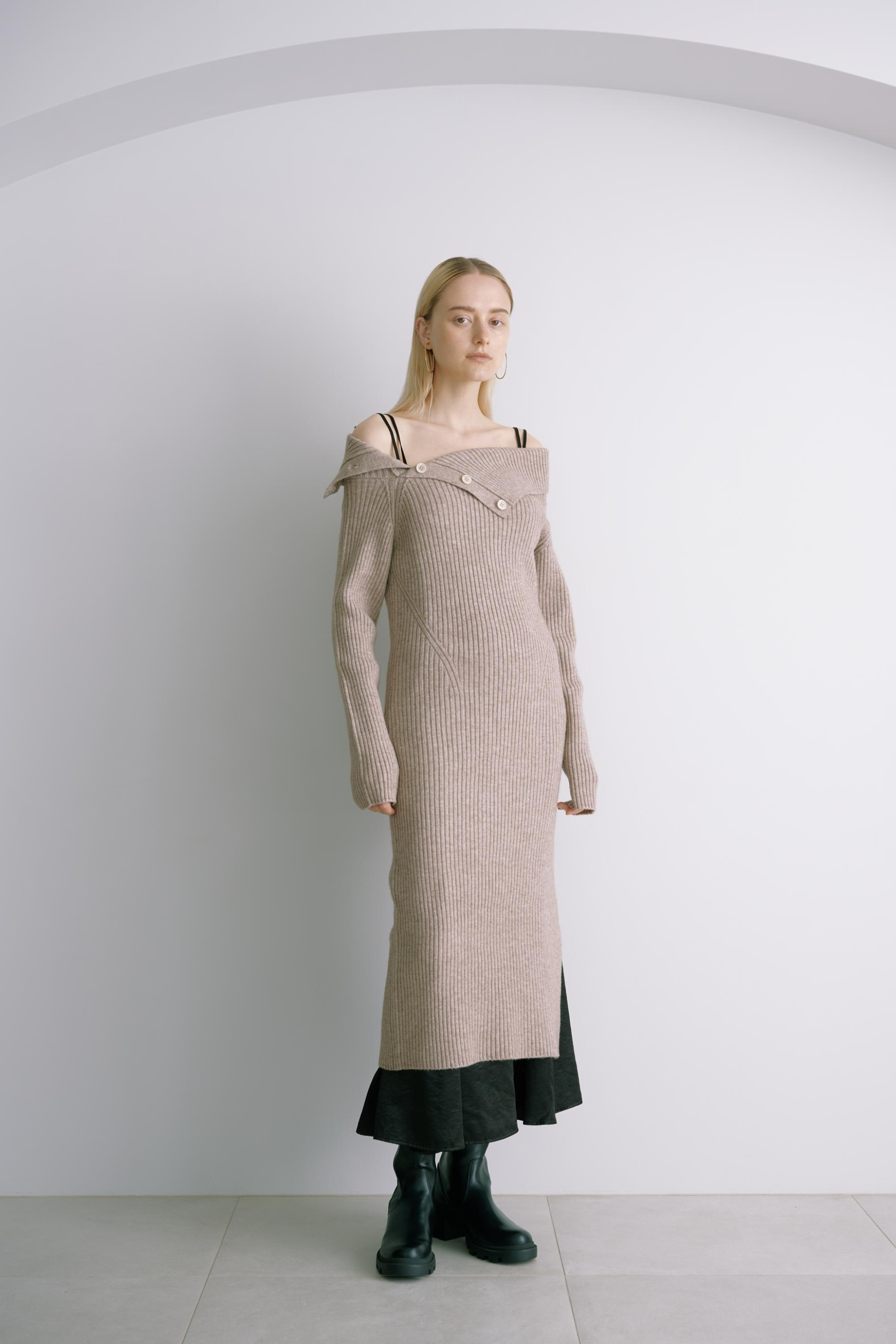 美品✨DALLA オフショルダー プリーツワンピース ニットワンピース 美品✨DALLA オフショルダー プリーツワンピース ニットワンピース